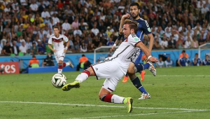 足球哪年冲入世界杯，背后历程与意义引发关注