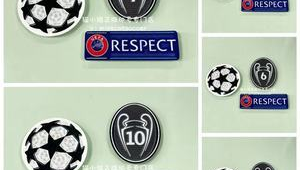 足球元年字章值钱吗