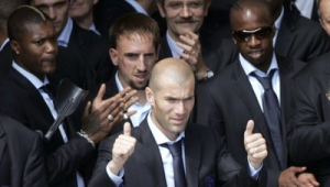 齐达内是法国足球员吗