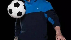 足球明星是小黑子吗