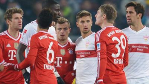 足球挡球时手臂能否使用,规则界限究竟在哪?