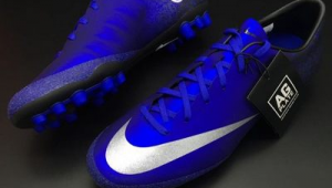 足球鞋底部有钉子吗？该怎么穿？一文为你解惑