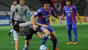 足球场欺负山鸡是否犯法,背后隐藏哪些法律问题需厘清