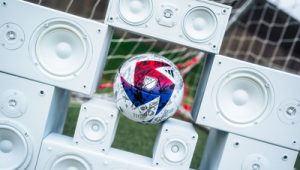 哪款足球适合业余赛用？全方位解析助你选对赛场好球