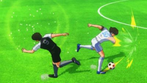 足球场上对方控球时，这些抢球技巧助你成功夺回主动权