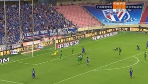 足球场能否竖中指？这一行为背后的规则与争议探讨