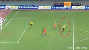 足球犯规时球进了算吗?解析足球规则中这一关键判定情况