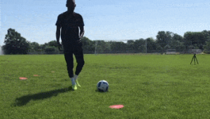 足球能用身体带球吗？带你探寻足球带球规则与技巧奥秘