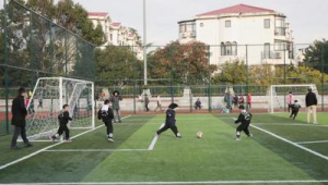 晚上12点是否适合踢足球？探讨深夜足球的可行性与影响