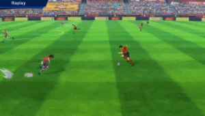 踢足球时用手撞人是否犯规，你知道答案吗？