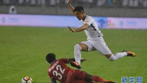 手臂碰到足球是否犯规？规则解读与实际判罚情况分析