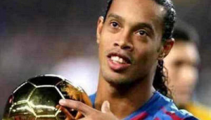 巴西小罗如今还在踢足球吗