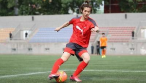 篮球动作会足球酷吗