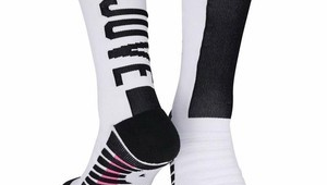 防滑袜足球时能否泡水？你需要知道的答案在这里