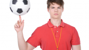 足球教练带哨子与否：关键因素与影响探讨