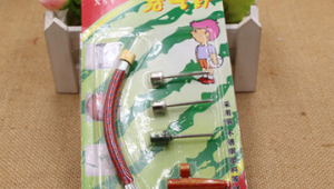 足球只能用气针放气吗？揭秘足球放气的多种方式