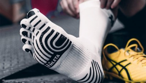 足球狗的袜子会掉色吗？揭开足球装备背后的小秘密