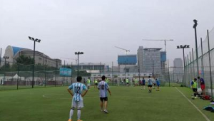 足球俱乐部踢球是否收取场地费，你了解吗？