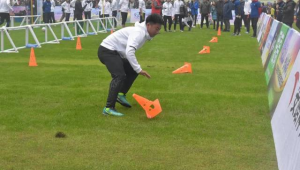 高考体考足球自带的吗