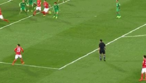 足球出界是垂直出界吗