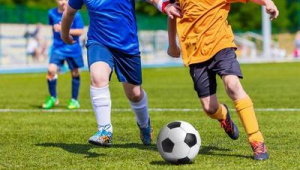 踢足球去俱乐部能赚钱吗?探索足球俱乐部背后的财富密码